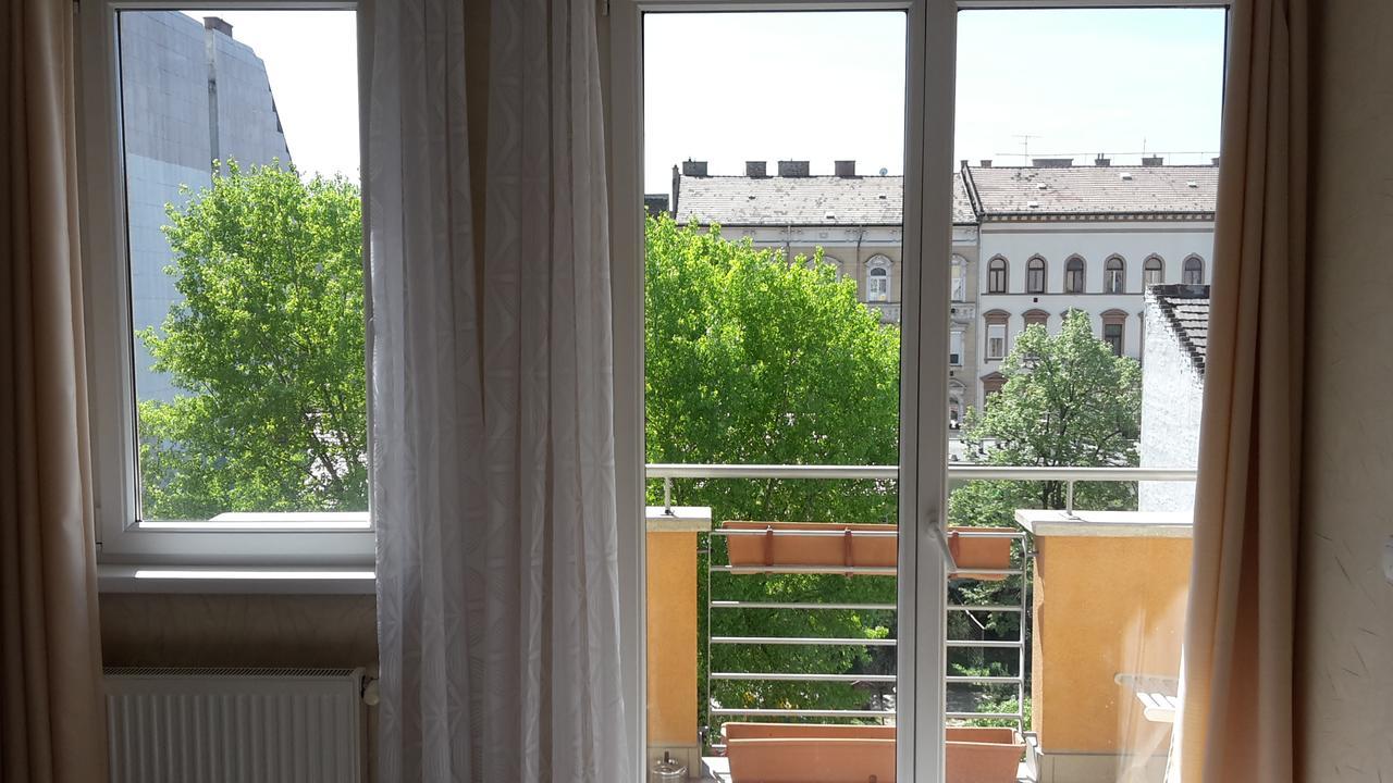 Aden Apartment Free Parking Будапеща Екстериор снимка