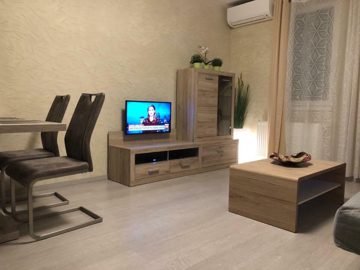 Aden Apartment Free Parking Будапеща Екстериор снимка