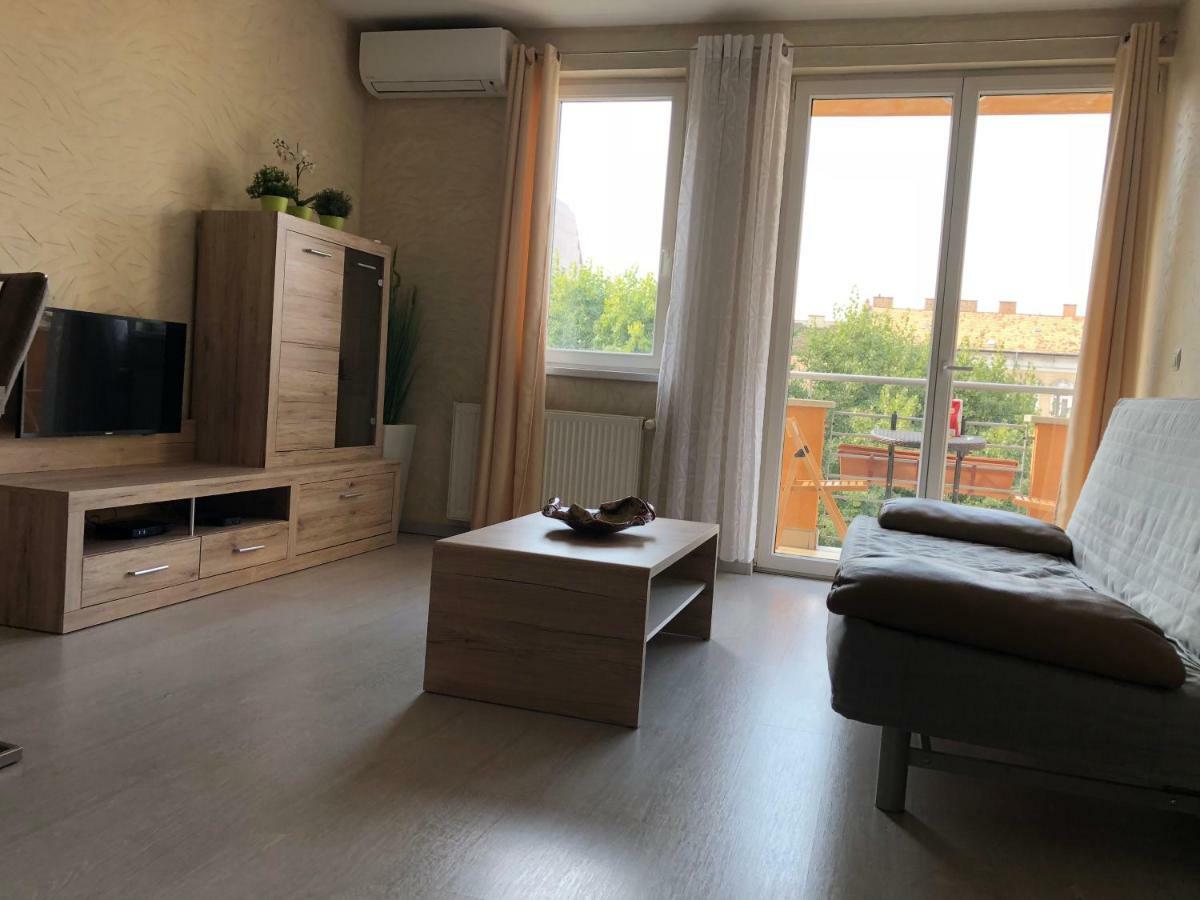 Aden Apartment Free Parking Будапеща Екстериор снимка