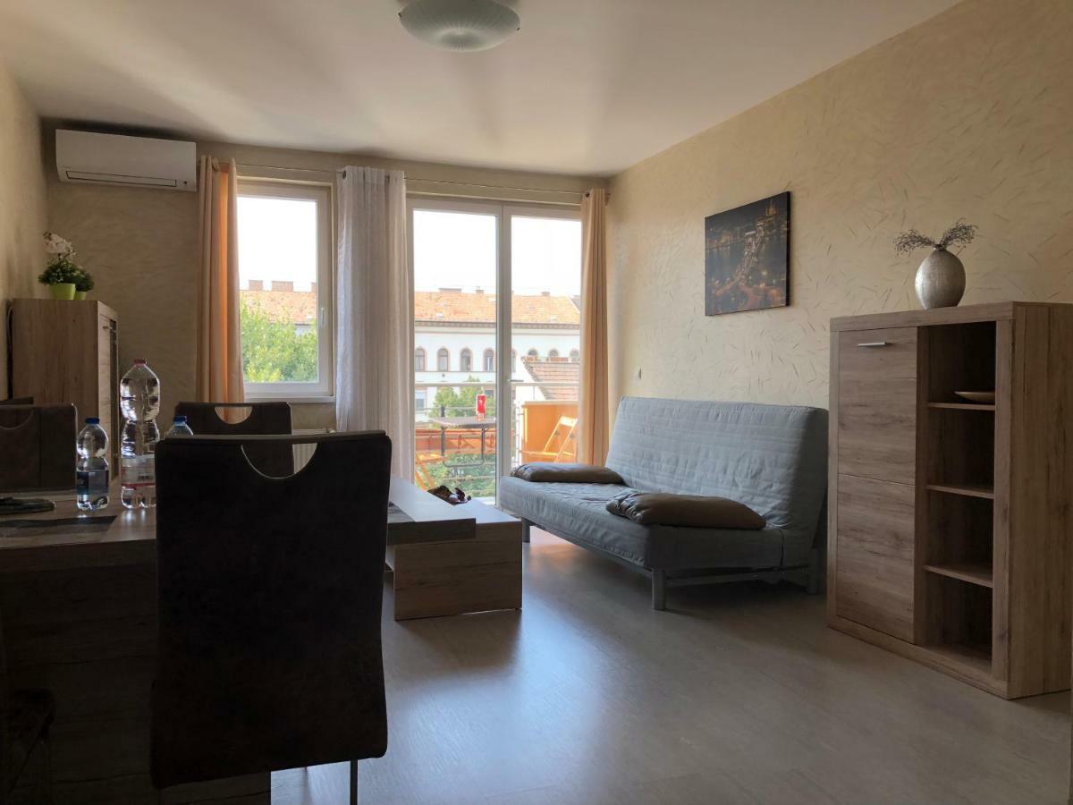 Aden Apartment Free Parking Будапеща Екстериор снимка